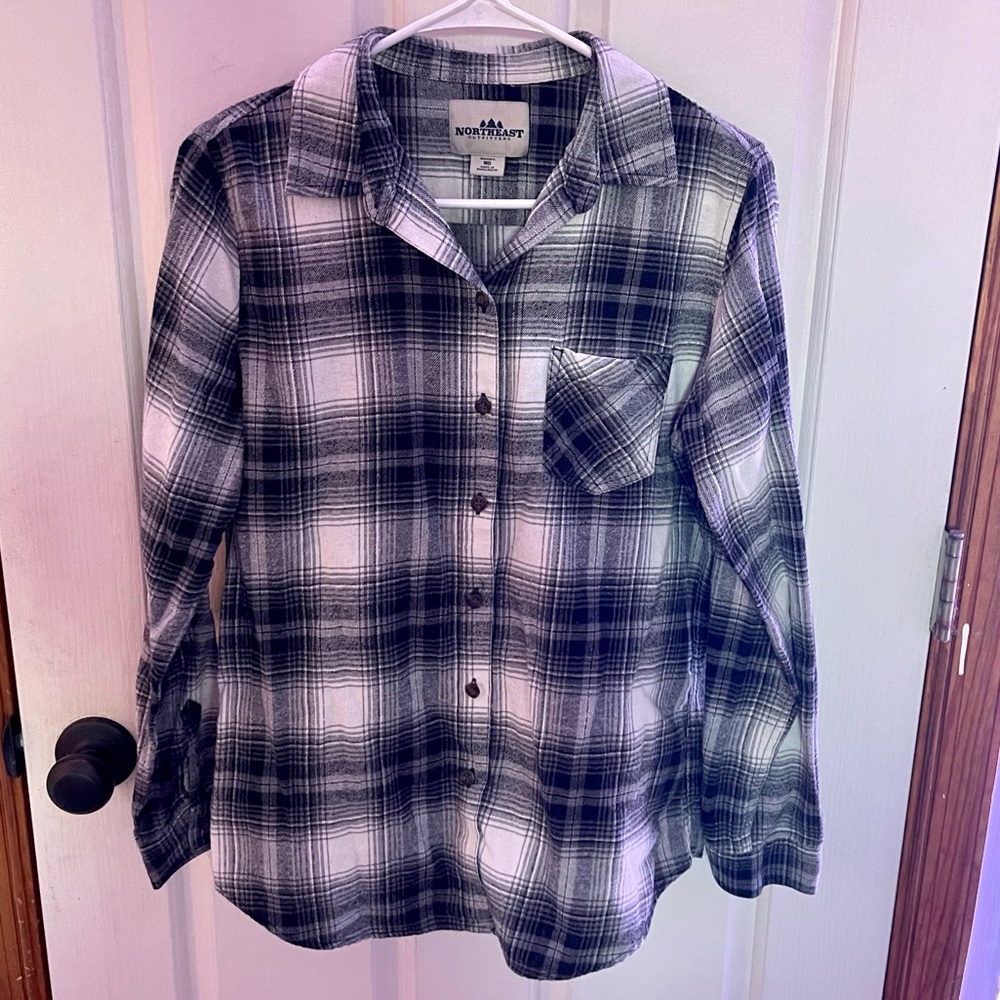 Women’s Black and White Flannel